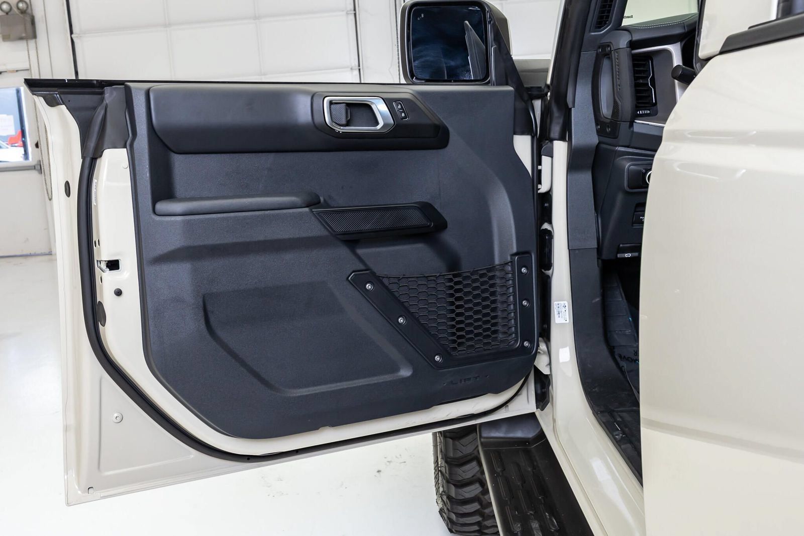 Used 2026 Ford Bronco Outer Banks AWD/4WD image 34