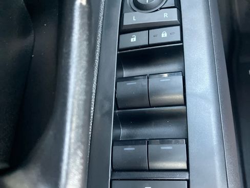 Used 2025 Toyota Tacoma SR5 AWD/4WD image 12