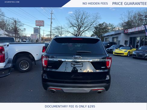 Used 2017 Ford Explorer XLT w/ Equipment Group 202A image 8