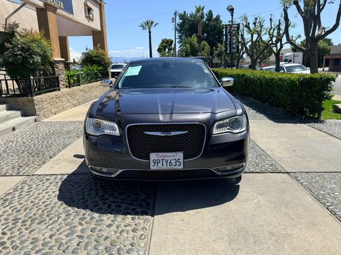 Used 2016 Chrysler 300 C RWD image 2