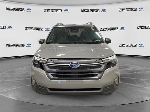 Used 2025 Subaru Forester Premium AWD/4WD image 8