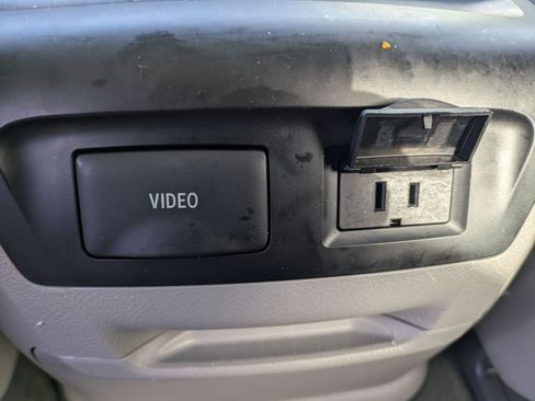 Used 2017 Toyota Sienna XLE Premium image 26