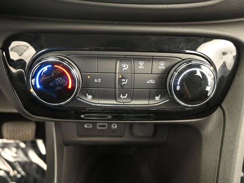 Used 2023 Buick Encore GX Preferred w/ Cold Weather Comfort Package AWD/4WD image 32