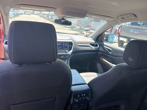 Used 2022 GMC Acadia SLE w/ Driver Convenience Package FWD image 11