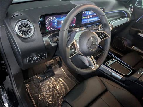 New 2025 Mercedes-Benz GLB 250 image 3