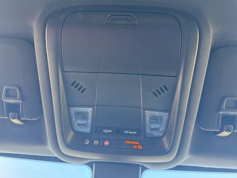 Used 2023 Chevrolet Equinox RS AWD/4WD image 25