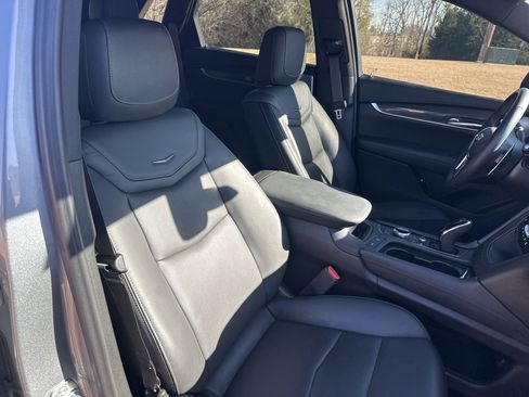 Certified 2025 Cadillac XT5 Sportv image 48