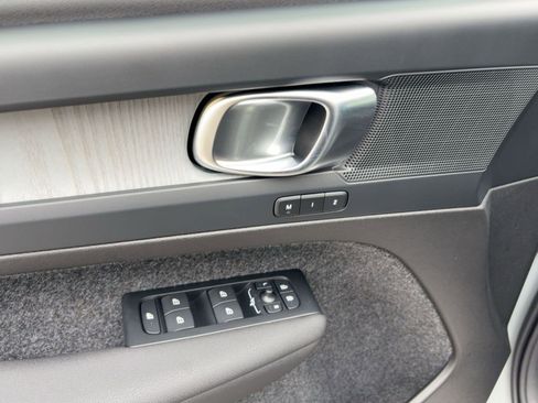 New 2026 Volvo XC40 B4 Core image 12