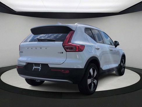Used 2019 Volvo XC40 T5 Momentum AWD/4WD image 8