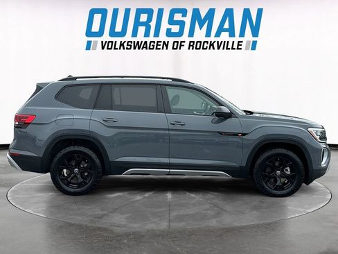 Used 2024 Volkswagen Atlas Peak Edition SEL image 7