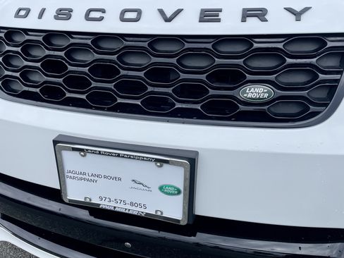 Certified 2025 Land Rover Discovery Dynamic SE AWD/4WD image 36