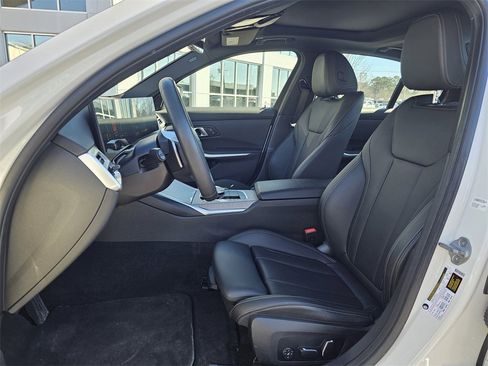 Used 2025 BMW 330i Sedan image 12