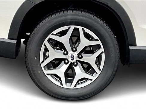 Used 2023 Subaru Forester Premium image 33