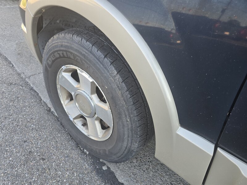 Used 2006 Ford Expedition King Ranch AWD/4WD image 35