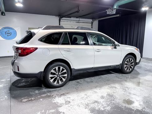 Used 2017 Subaru Outback 2.5i Limited image 8