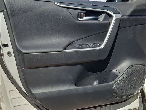 Used 2020 Toyota RAV4 XSE AWD/4WD image 11