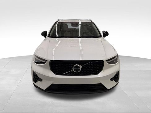 Used 2025 Volvo XC40 B5 Ultra w/ Protection Package Premier AWD/4WD image 3