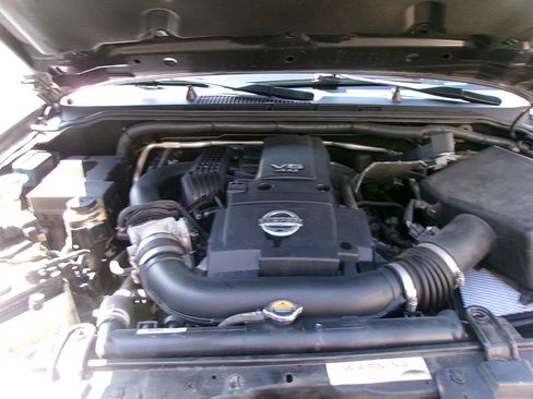 Used 2016 Nissan Frontier SV image 9