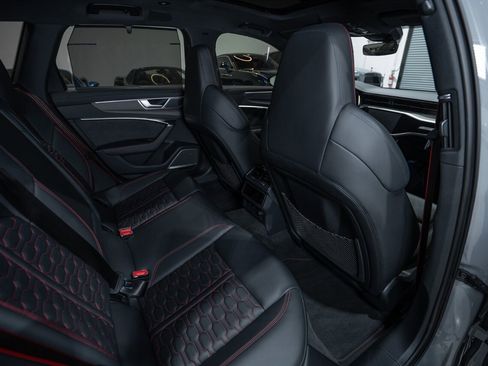 Used 2022 Audi RS 6 4.0T quattro Avant w/ Carbon Optic Package image 31