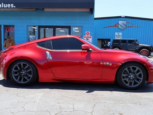 Used 2020 Nissan 370Z Coupe RWD image 6