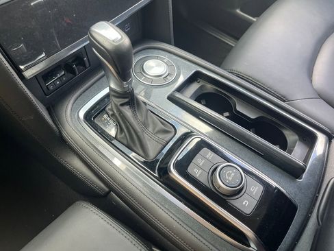 Certified 2024 Nissan Armada SV image 24