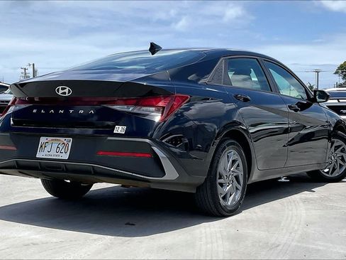 Used 2024 Hyundai Elantra SEL FWD image 22