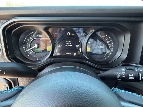Used 2025 Jeep Wrangler Unlimited Rubicon 4xe w/ Convenience Group AWD/4WD image 29