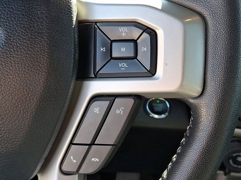 Used 2019 Ford F150 Lariat image 25