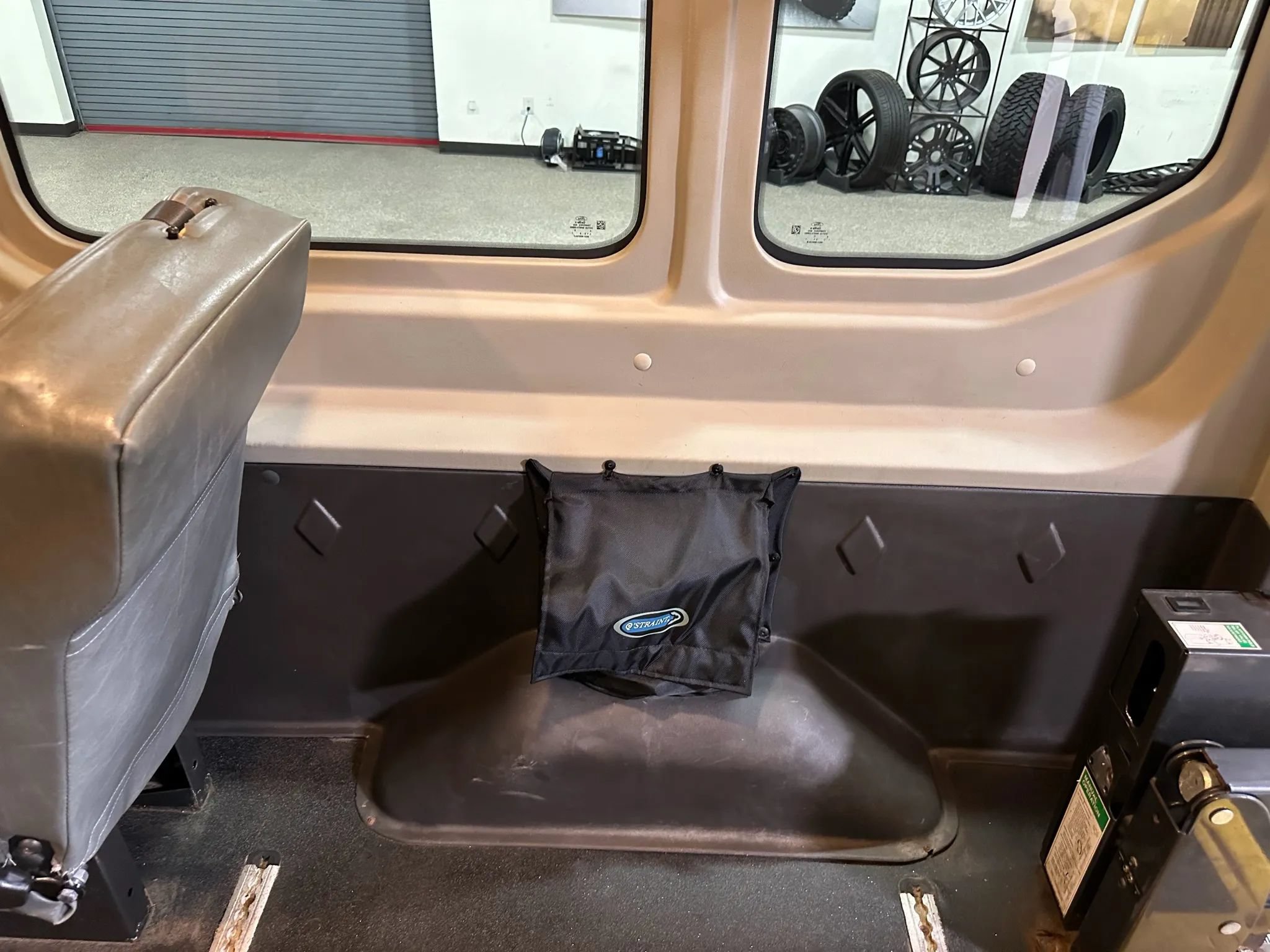 Used 2015 Ford Transit 250 148 Medium Roof RWD image 52
