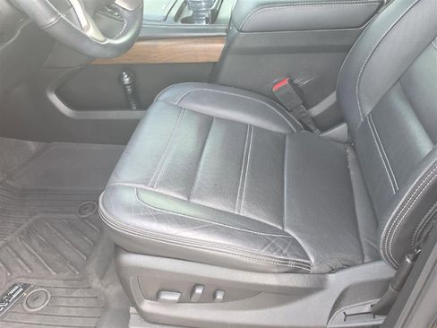 Used 2020 GMC Yukon XL Denali w/ Denali Premium Package RWD image 2