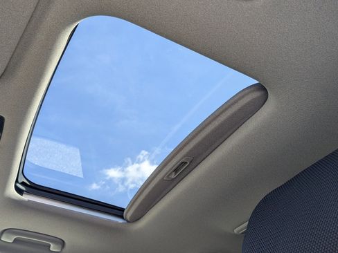 Certified 2026 Kia EV9 Wind image 25