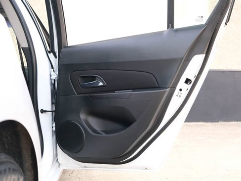 Used 2015 Chevrolet Cruze LT w/ Enhanced Safety Package FWD image 28