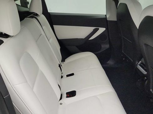 Used 2021 Tesla Model Y Long Range AWD/4WD image 27