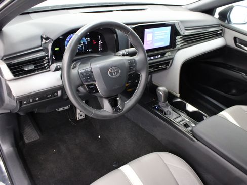 Used 2026 Toyota Camry SE w/ Convenience Package FWD image 13
