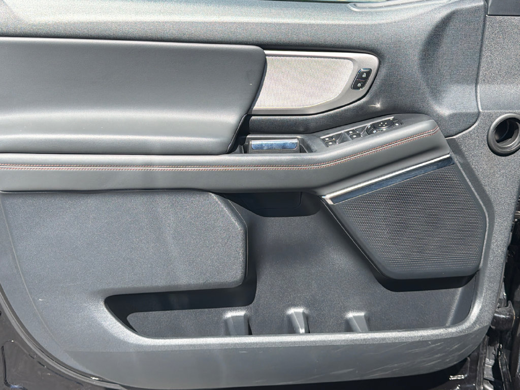 Used 2025 Ford Expedition Active AWD/4WD image 10