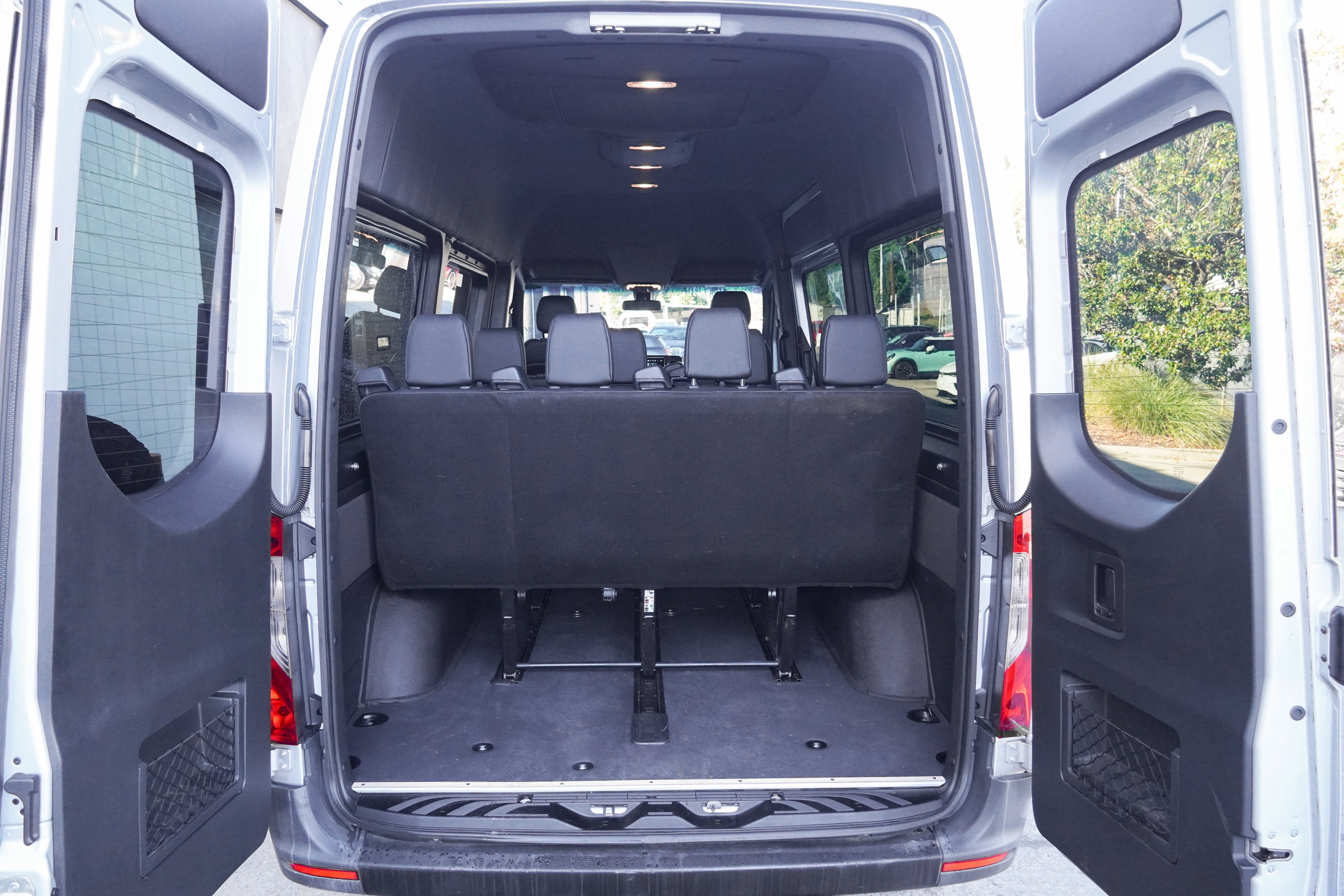 Used 2019 Mercedes-Benz Sprinter 2500 image 38