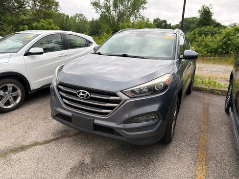 Used 2016 Hyundai Tucson SE w/ Option Group 12 AWD/4WD image 8