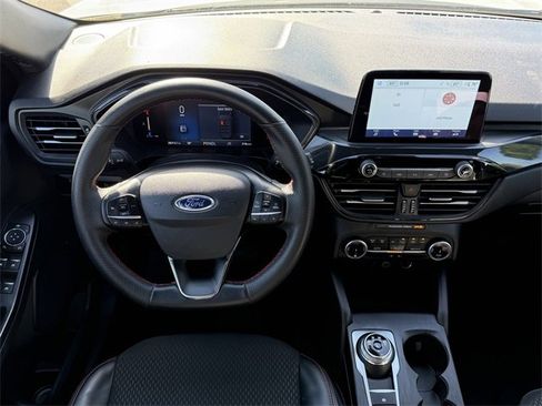 Used 2025 Ford Escape ST-Line image 10