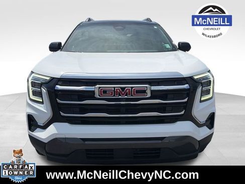 Used 2025 GMC Terrain Elevation w/ Elevation Premium Package AWD/4WD image 2