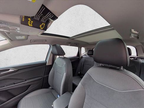 New 2026 Volkswagen Taos SE FWD image 17