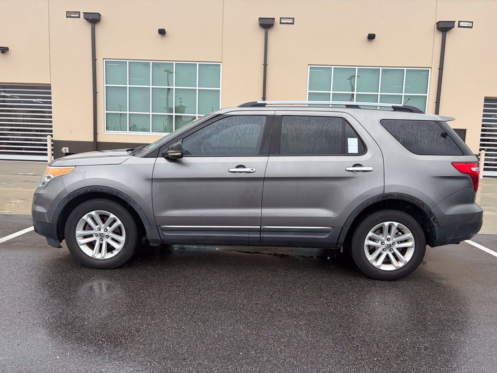 Used 2011 Ford Explorer XLT w/ 202A Rapid Spec Order Code FWD image 4