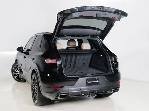 Used 2025 Porsche Cayenne image 30