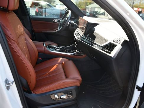 Used 2025 BMW X7 xDrive40i w/ M Sport Package AWD/4WD image 30