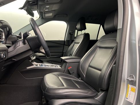 Certified 2023 Ford Explorer XLT w/ Equipment Group 202A image 25
