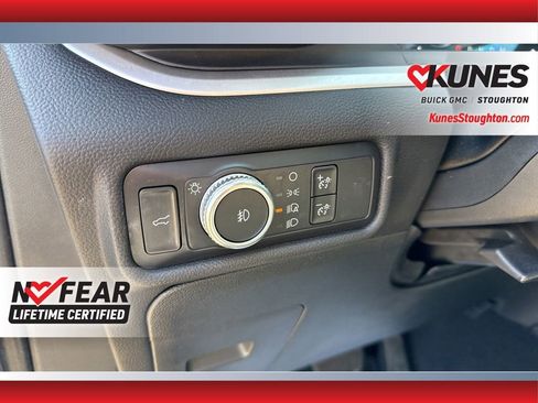 Used 2020 Ford Explorer XLT w/ Equipment Group 202A AWD/4WD image 21