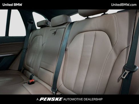 Used 2022 BMW X5 xDrive40i w/ M Sport Package AWD/4WD image 13