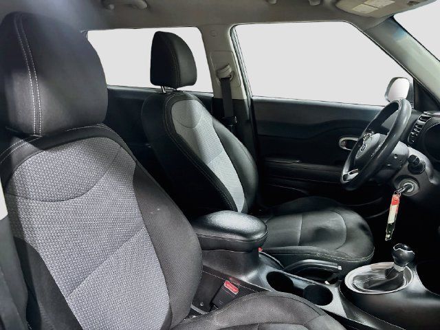 Used 2017 Kia Soul + FWD image 22
