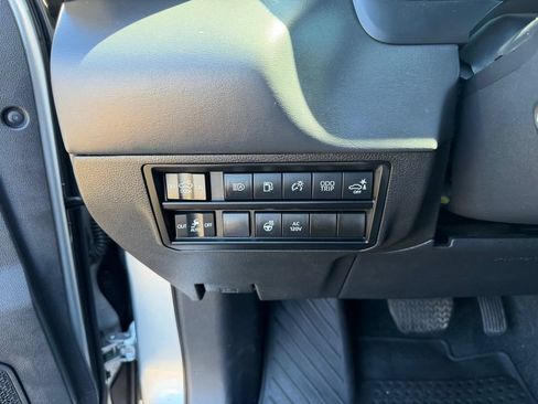 Used 2022 Toyota Tundra Platinum w/ Advanced Package AWD/4WD image 17