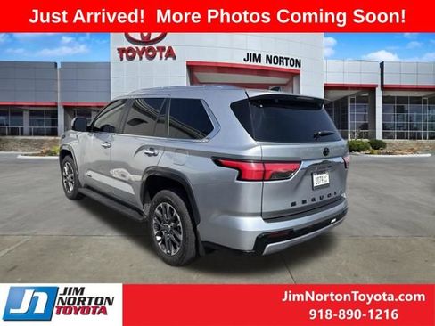 Used 2024 Toyota Sequoia Limited w/ Tow Technology Package AWD/4WD image 4