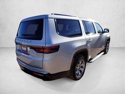 Used 2022 Jeep Wagoneer Series II image 4